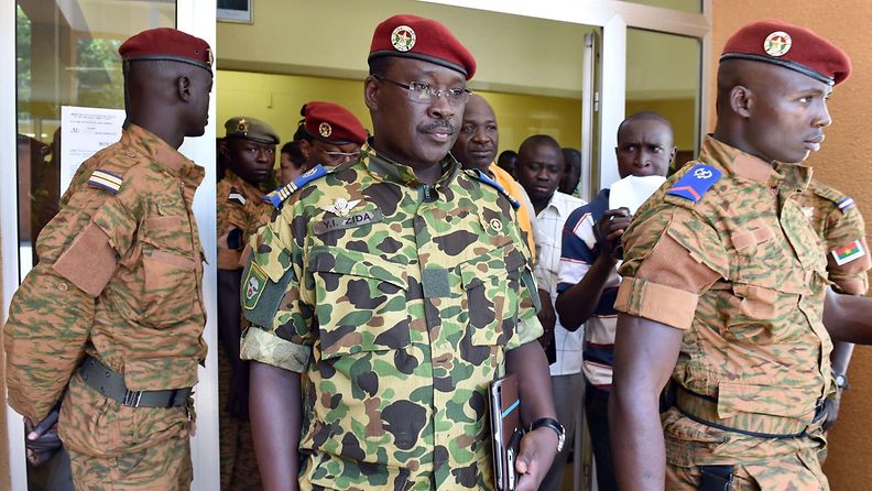 Burkina Faso Isaac Zida kenraali presidentti valta armeija 