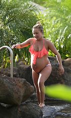 Hayden Panettiere viimeisillään raskaana Havaijilla 15.11.2014.