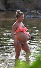 Hayden Panettiere viimeisillään raskaana Havaijilla 15.11.2014. (4)