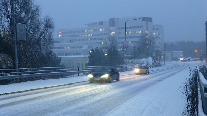 Lumisadetta Helsingissä 21. marraskuuta 2014.