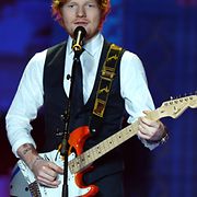 Laulaja-lauluntekijä Ed Sheeran pääsi esiintymään kaunotarten rinnalla. Copyright: All over Press. Photographer: FACUNDO ARRIZABALAGA.