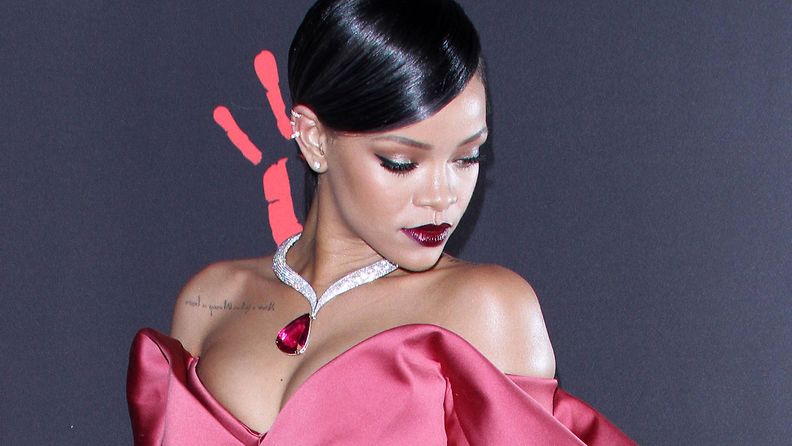 Rihanna Diamond Ball -hyväntekeväisyystapahtumassa 12.12.2014.