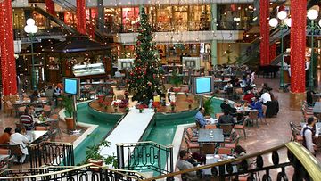 Kairon ostoskeskukset koristellaan jouluun