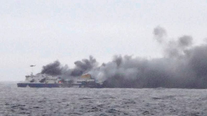 vene onnettomuus tulipalo adrianmeri
