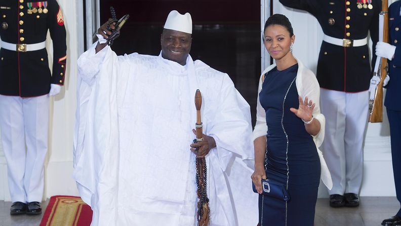 Gambian presidentti  Yahya Jammeh ja puoliso Zeinab Suma Jammeh.