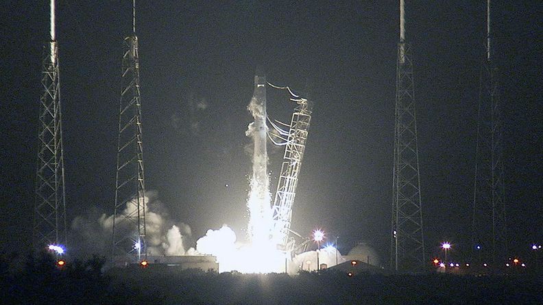 SpaceX avaruus raketti
