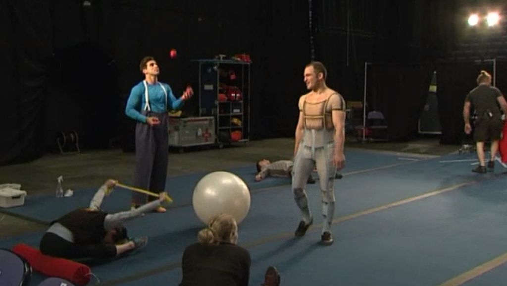 VIDEO: Näin kuuluisa show luodaan – kurkista Cirque du Soleil -treeneihin -  