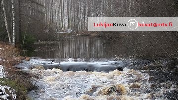 pitkäperjantai Virrat koski joki kevät sää Lukijan kuva 