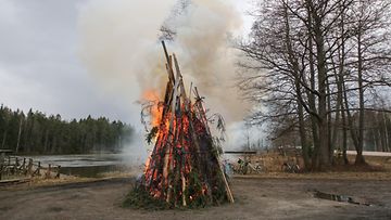pääsiäinen kokko Kotka Lukijan kuva