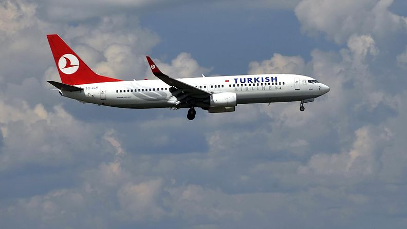 Turkish Airlines Boeing 737-200