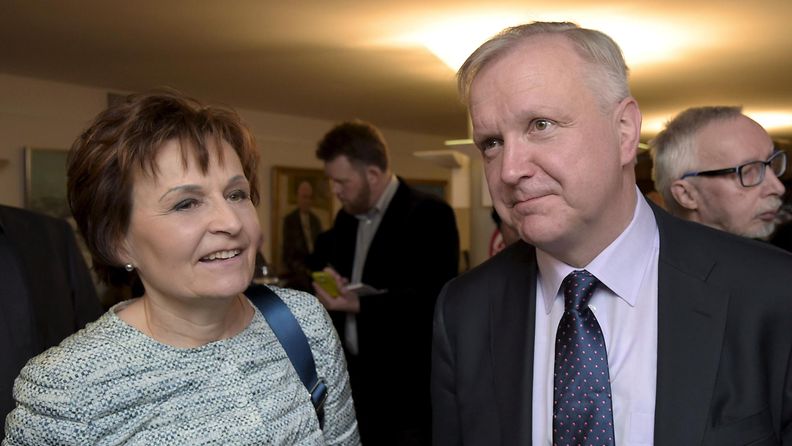 29199212 Vaalit 2015 tulosilta Anneli Jäätteenmäki ja Olli Rehn seuraavat tilanteen kehittymistä