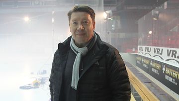 Jari Kurri Robinin videon kuvauksissa huhtikuussa 2015.