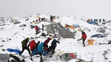nepal mount everest kiipeilijä maanjäristys 3
