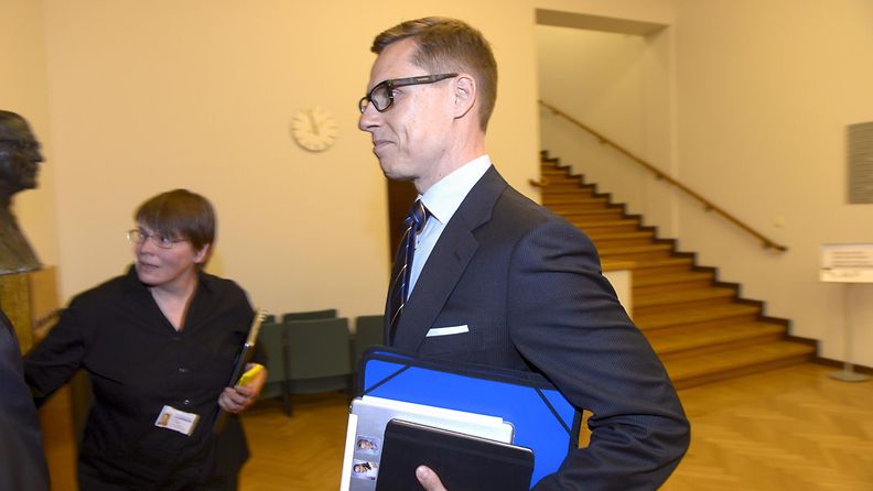 Alexander Stubb eduskunnan väistötiloissa 5.5.2015