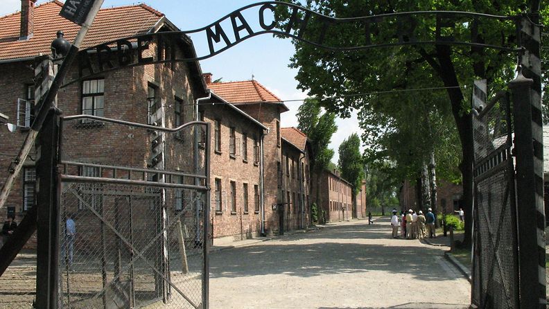 Auschwitz-Birkenaun keskitysleirimuseo sijaitsee Oswiecimissä (arkistokuva).