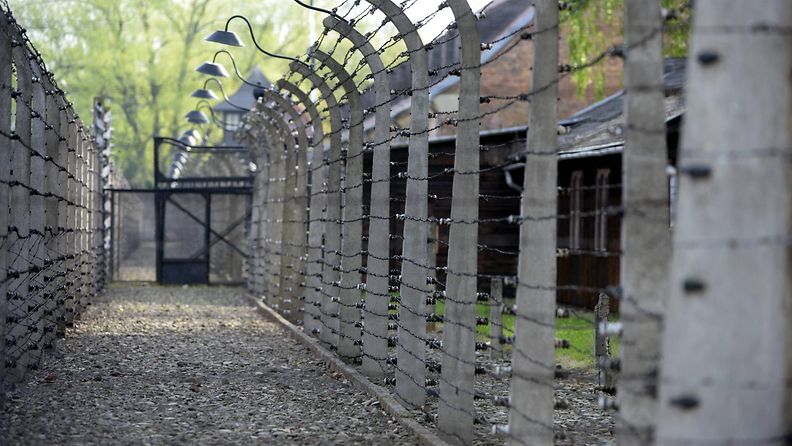 Auschwitz (2)