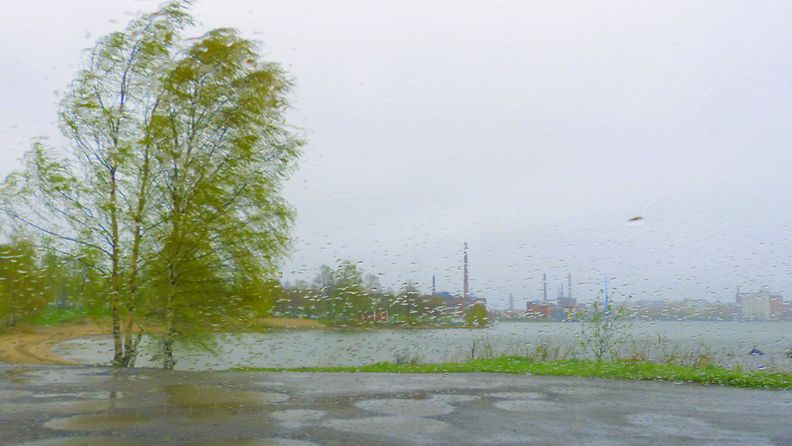 Tuulta ja sadetta Vaasassa 13. toukokuuta 2015. Lukijan kuva: Matti Hietala