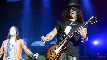 Slash konsertoi Helsingin jäähallissa torstaina 28. toukokuuta. (2)
