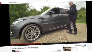 Kuvakaappaus Range Roverin YouTube-videolta, jolla esitellään älypuhelinohjausta.