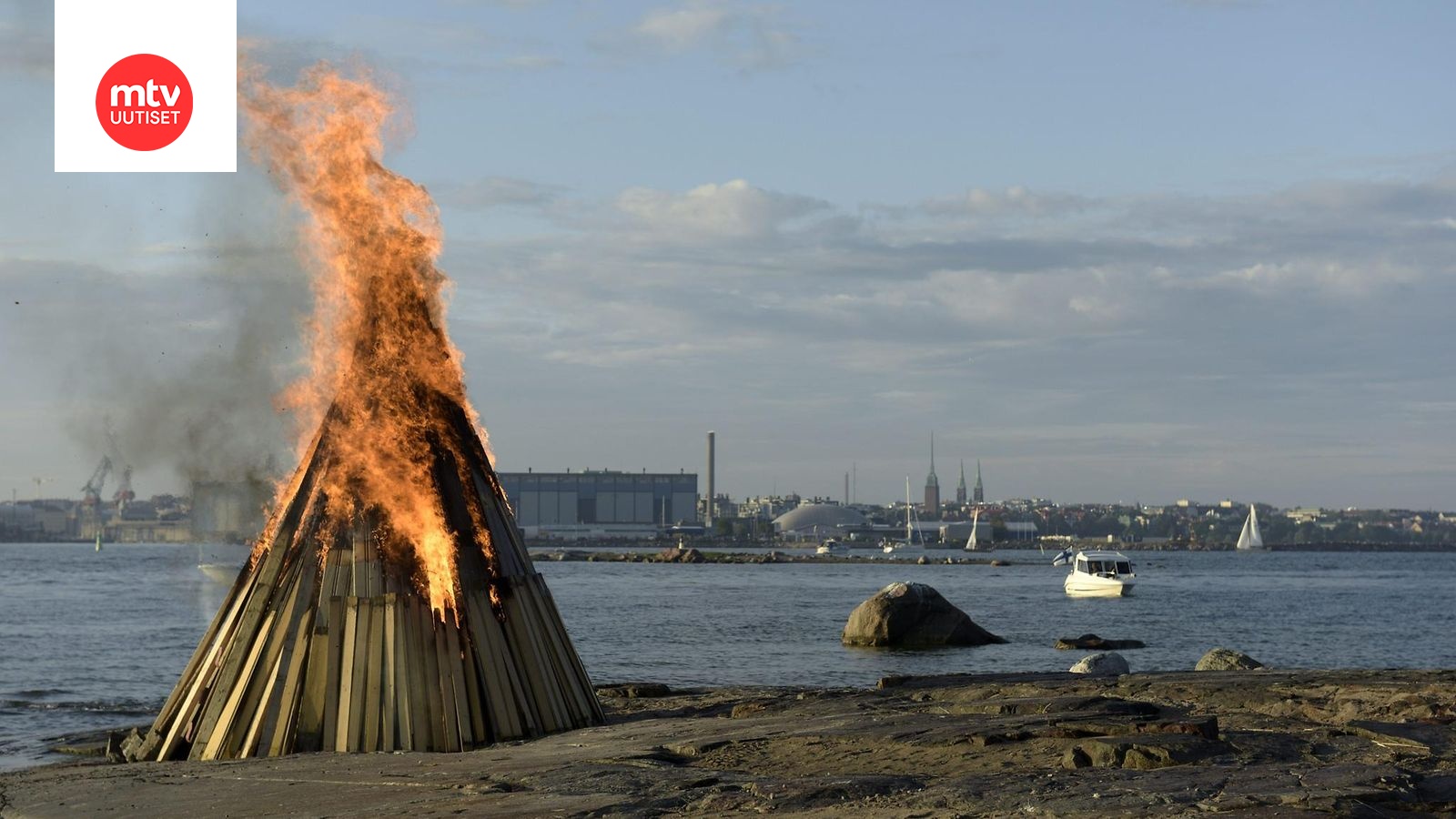 Juhannus sotkee joukkoliikenteen aikatauluja – Kauppoja auki viime vuotta  enemmän 