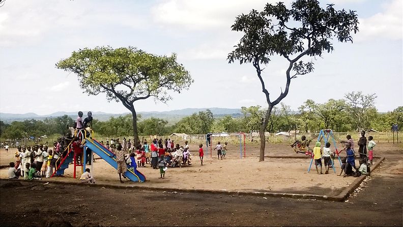 uganda leikki leikkikenttä afrikka lapset
