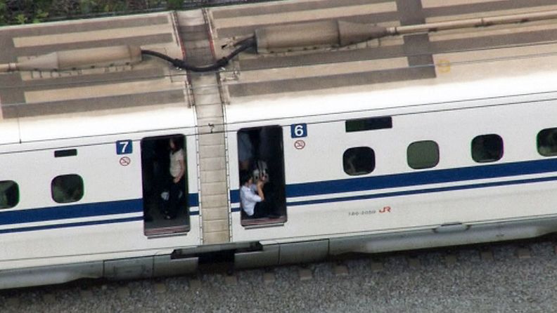 Nozomi-luotijuna Japani itsemurha