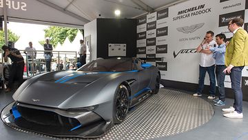 Aston Martin ei ole vielä kertonut hintatietoja superautolleen.