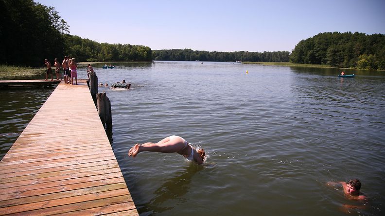 Uimassa kesällä (1)
