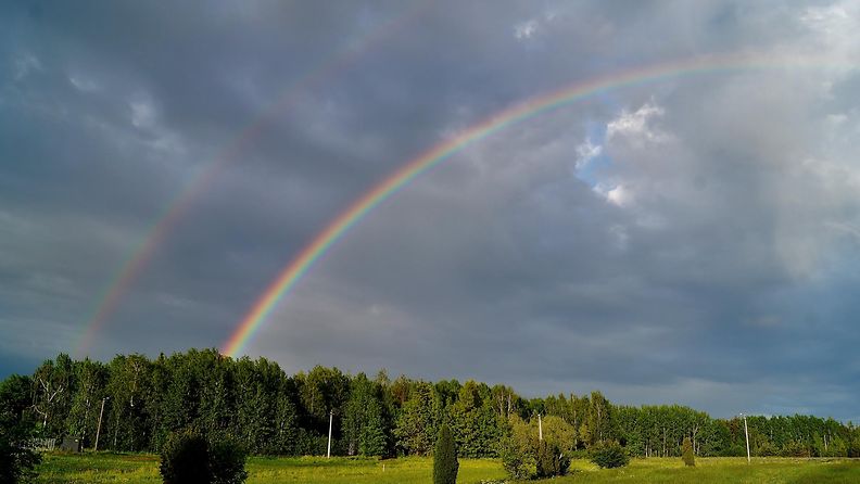Sateenkaari Kuusankoskella 20. kesäkuuta 2015. Lukijan kuva: Maarit Siitonen