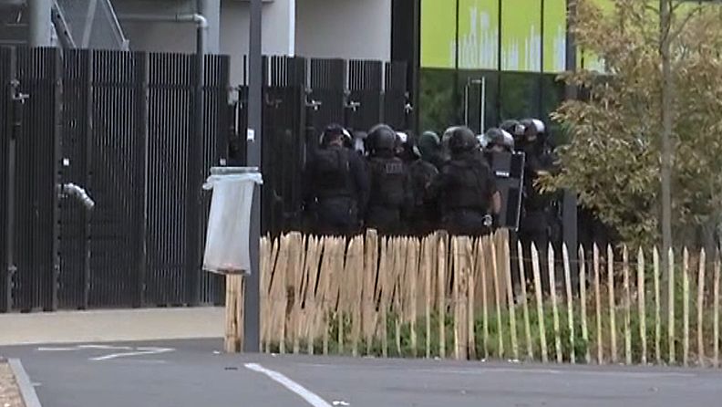 Primark Pariisi poliisin erikoisjoukot