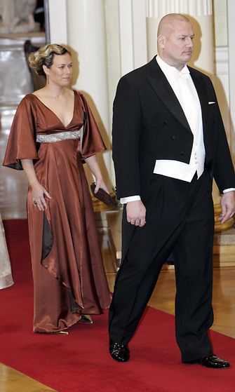 Katja ja Tony Halme Linnan juhlissa 2004.
