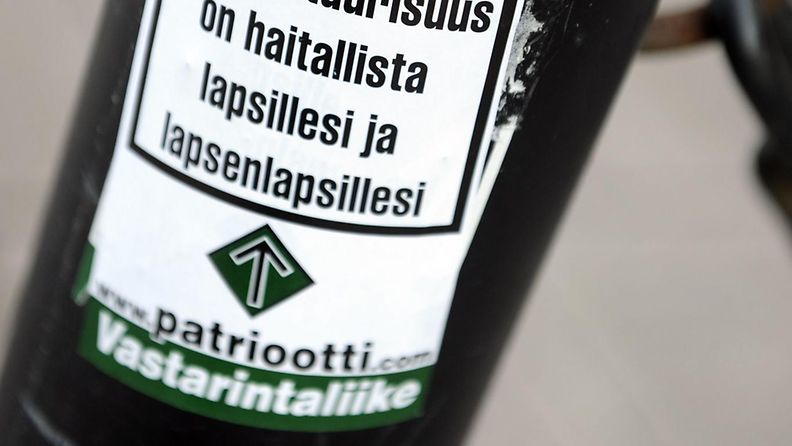 Suomen vastarintaliike -tarra