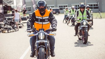 Harley-Davidsonin muusta mallistosta poiketen Livewire-pyörän ajoasento on katupyörämäisen pysty.