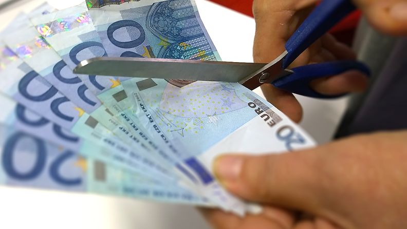 Hallitus leikkaukset raha 20 euroa