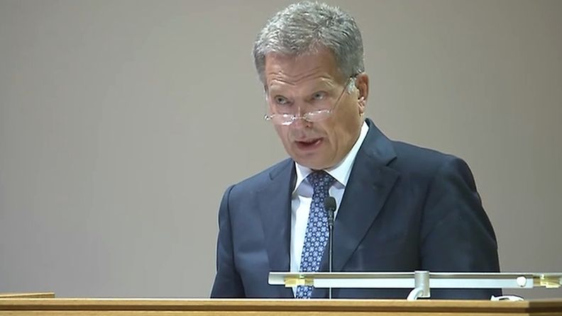 Sauli Niinistö suurlähettiläspäivillä 2015