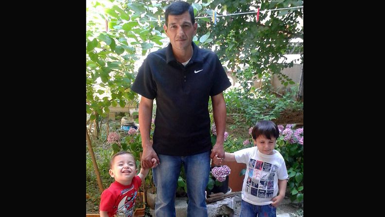 Aylan, 3 ja Galip, 5 sekä isä Abdullah