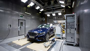 Mercedes-Benz testaa allergiattomuuttaan laboratorio-olosuhteissa.