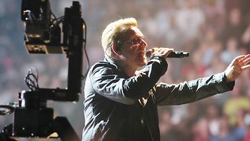 U2 Bono lavalla Torinossa 4.9.2015
