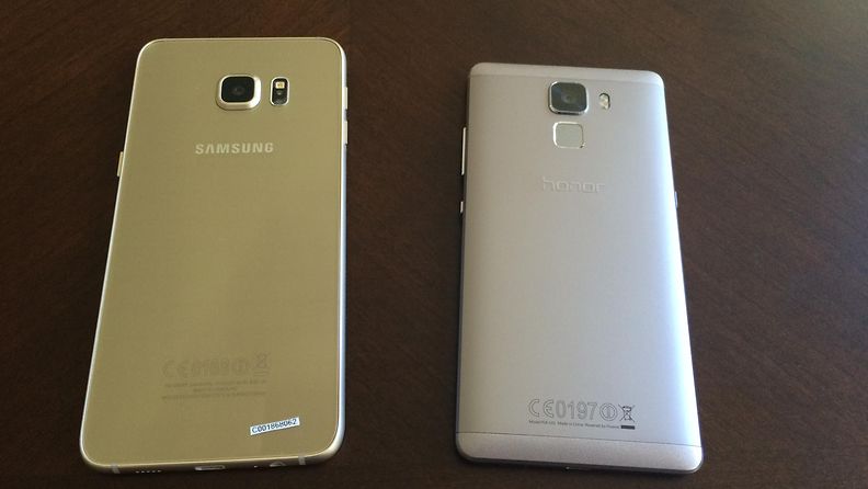 Samsung Galaxy Edge+ ja Huawei Honor 7 Android kännykkä