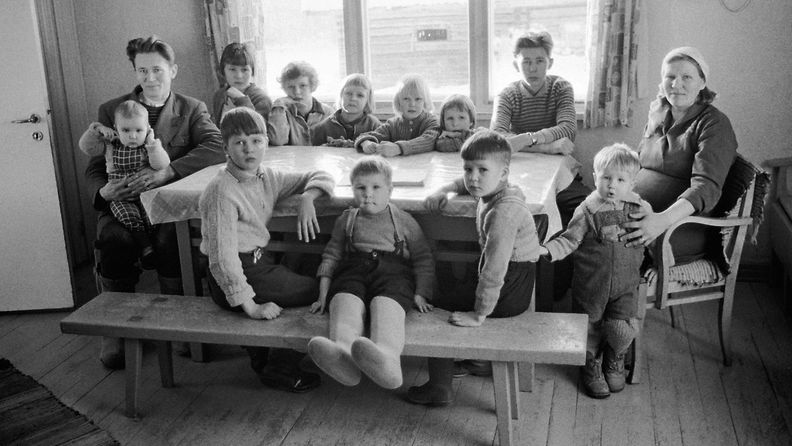 11-lapsinen-perhe-1961
