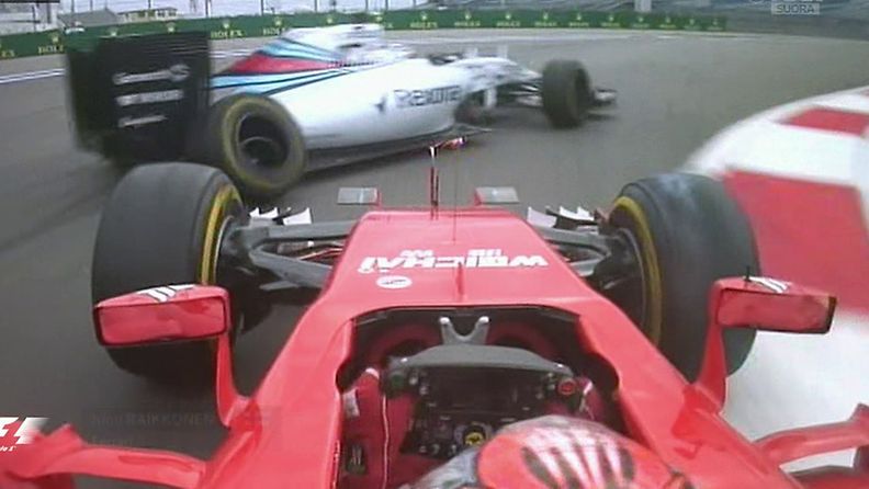 Kimi Räikkönen ajoi Valtteri Bottaksen päälle 