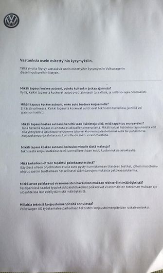 Suomalaisille Volkswagen-omistajille lähetetty kirje, kuvattuna 16. lokakuuta 2015. (1)