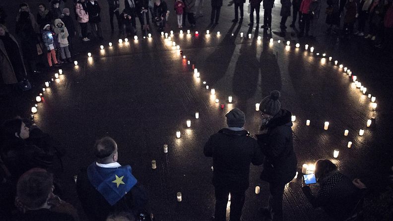 Kynttilämielenosoitus Helsinki 14.11.2015