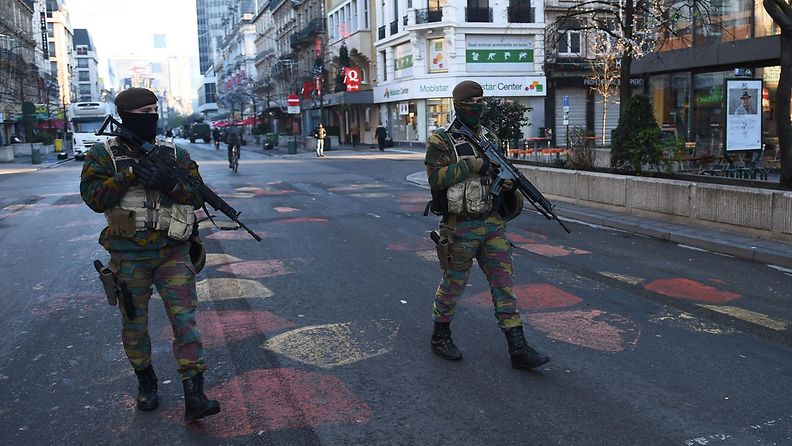 belgia bryssel poliisi sotilaat terroriuha terrorismi (1)