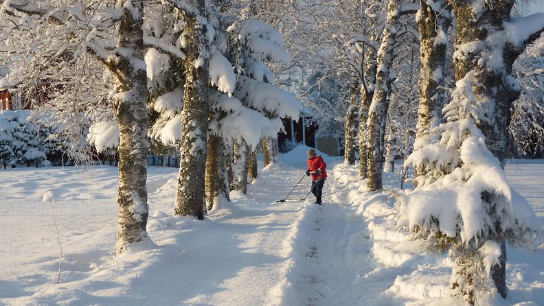 Lumitöitä Isossakyrössä 17. tammikuuta 2016. Kuva: Reijo Kärkkäinen