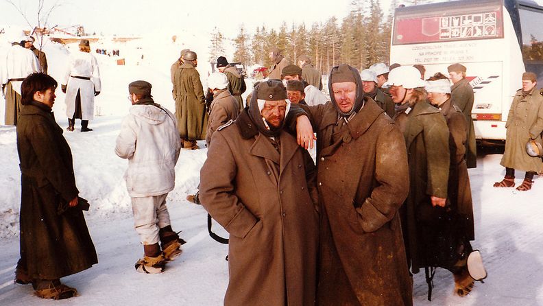 09-Stalingrad elokuvan kuvauksissa. Juha oik. Kemijärvi 1993.