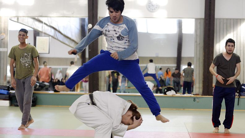turvapaikanhakijat karatekurssilla