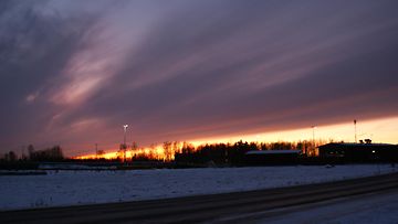 Auringonlasku Vantaalla 3. helmikuuta 2016. Kuva: Marina Valjakka