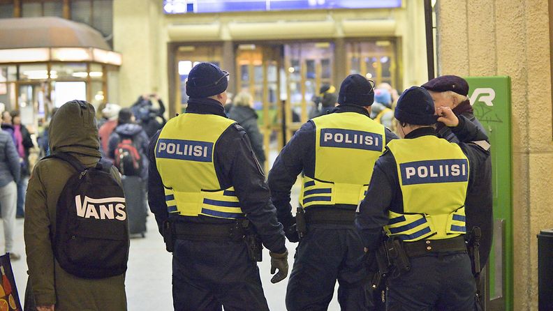 Helsingin poliisi 6.2.2016 keskustassa lisäsi partiointia