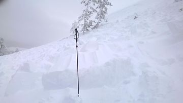 Lumi vyöryi alas Kesänkitunturin rinnettä todennäköisesti aamuyöllä 13. helmikuuta 2016. Kuva: Antti Hult